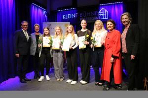 Zonta Club Paderborn ehrt drei Schülerinnen für ehrenamtliches Engagement - 1000 Euro Preisgeld vergeben